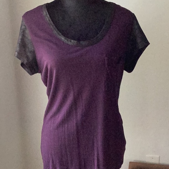 Like new Calvin Klein tee - Picture 1 of 5